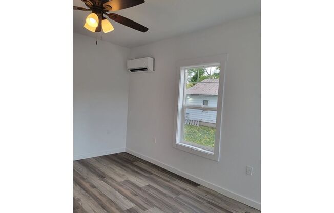 2 beds, 1 bath, $1,600