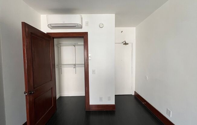 Studio, 1 bath, 350 sqft, $1,475, Unit I516