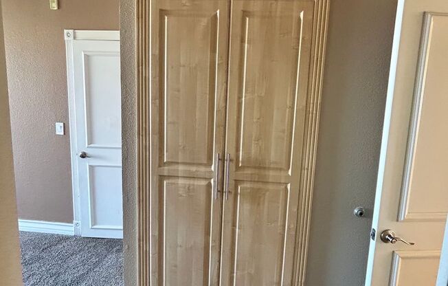 1 bed, 1 bath, $1,700, Unit #322