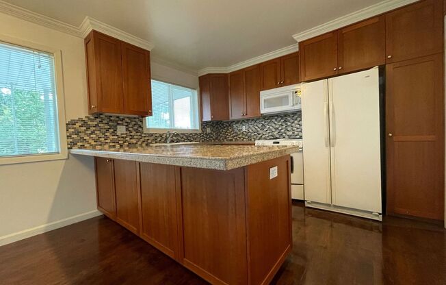 2 beds, 1 bath, 1,672 sqft, $2,145, Unit 11630