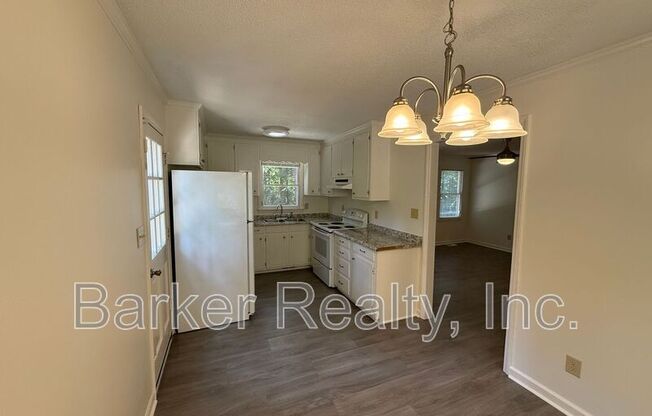 1506 MACDONALD AVE