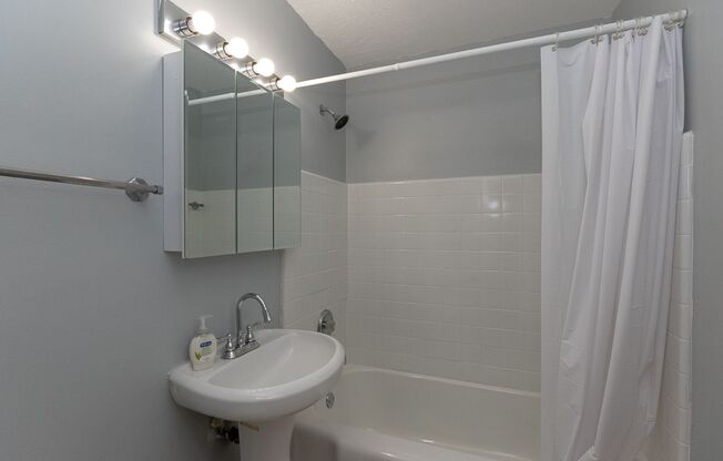1 bed, 1 bath, $1,295, Unit 205