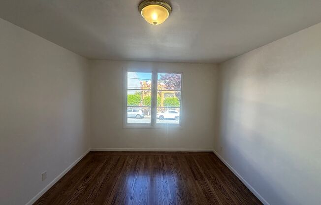 1571 Revere Avenue (1129r)