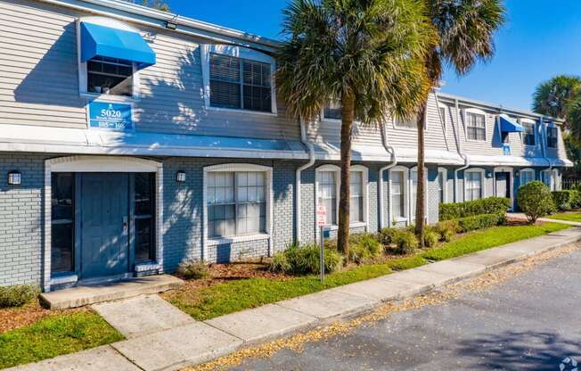 Courtyard View at The Park at Chesterfield Apartment Homes, Tampa, 33617