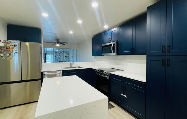 Renovated 2 Bed Kirkland Condo in Salishan Condos
