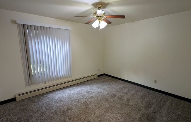 2 beds, 1 bath, 970 sqft, $1,199, Unit FB   3134