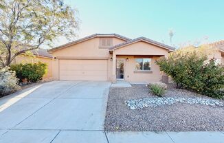 3 bed 2 bath home 1389 sq ft in Huning Ranch