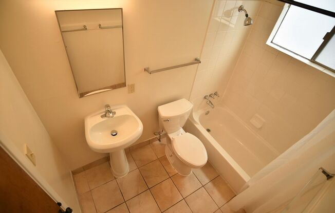 1p147 - 743-749 Oakland Ave.