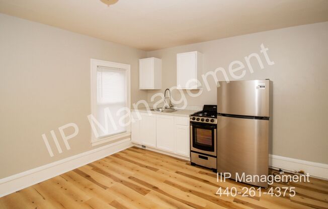 579 BROADWAY AVE