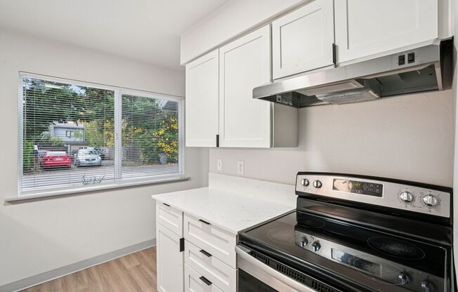 3 beds, 1.5 baths, 1,246 sqft, $2,199, Unit 2611-1