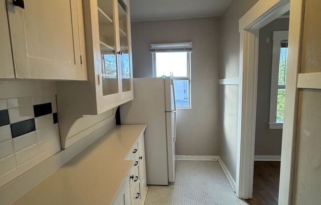 Studio, 1 bath, 360 sqft, $1,395, Unit 208