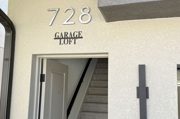 Sleek 1Bedroom/ 1Bath loft-style living in College Park!