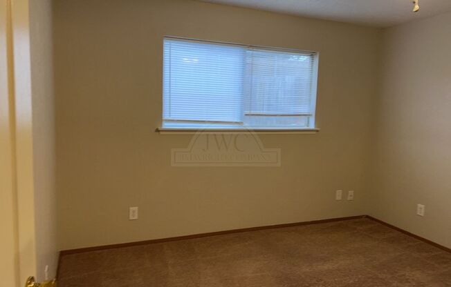 3 beds, 2 baths, $1,225