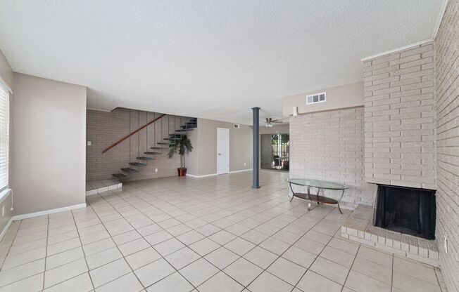 NEWLY RENOVATED APARTMENT IN HOUSTON