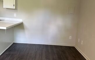 1 bed, 1 bath, $1,025, Unit 6