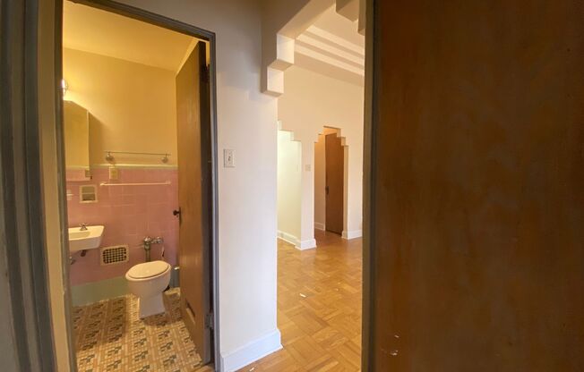 1 bed, 1 bath, $1,195, Unit 607