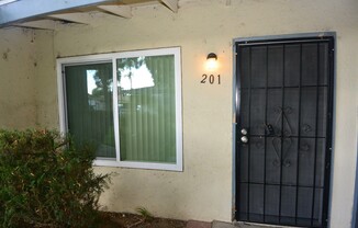 2 beds, 1 bath, $2,500, Unit 201