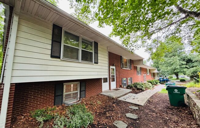 2 Bedroom, 1 Bath Apartments