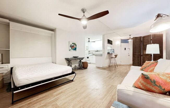 Pet Friendly Gold Coast Condo Fronting the Ocean