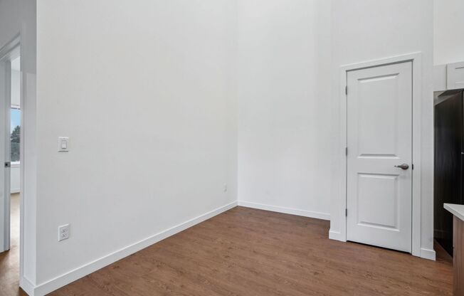 2 beds, 2 baths, 982 sqft, $2,024, Unit 80