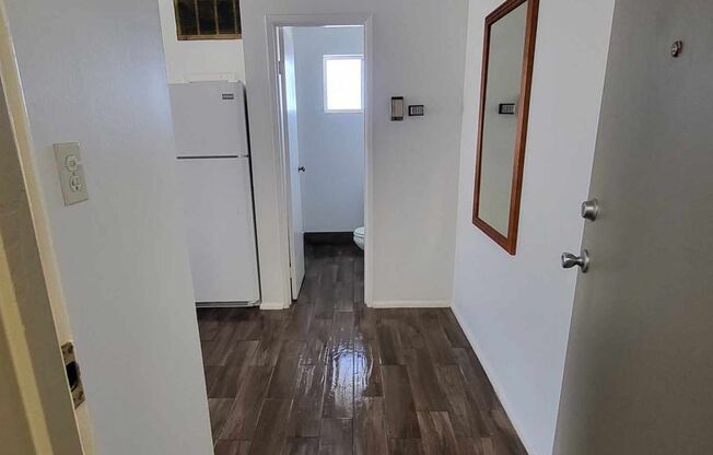 Studio, 1 bath, 250 sqft, $650, Unit 209