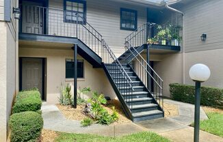 Amazing 2/2 Townhome Located by USF-Available NOW!