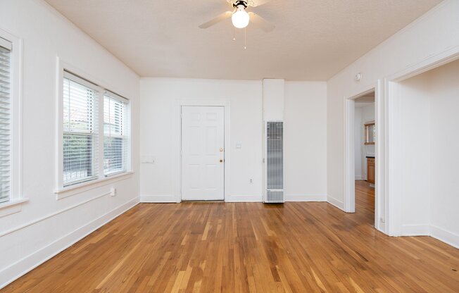 Studio, 1 bath, 459 sqft, $1,325, Unit 09