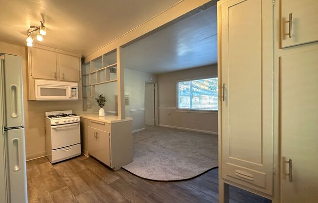 1 bed, 1 bath, $1,575, Unit 07