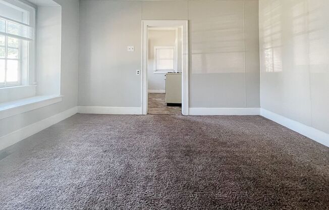 2 beds, 1 bath, $1,050