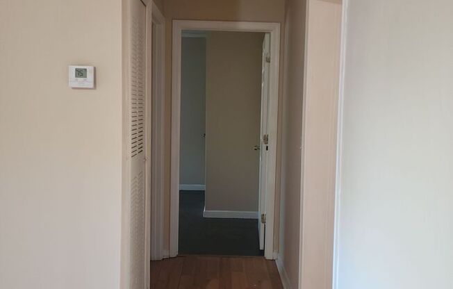 2 beds, 1 bath, 913 sqft, $1,595, Unit Apt. B