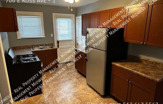 706 E ROSS AVE