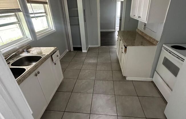 Fully renovated 3/1 Single Family Home available for immediate rent!