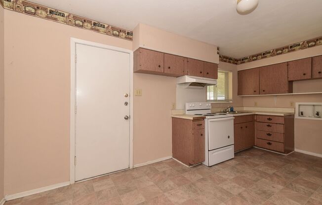 3 beds, 1 bath, $1,250