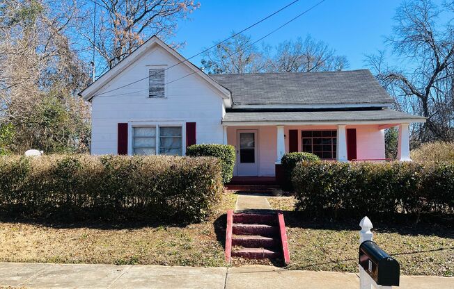 MOVE IN SPECIAL! Welcome home! Great location! 3 bed, 1 bath, large kitchen, parking for 2, lots of green space, W/D hookups, must see!