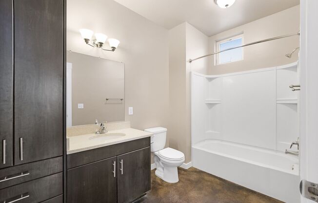 2 beds, 1 bath, $1,695