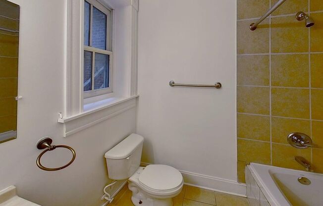 3 beds, 3 baths, 1,800 sqft, $2,399, Unit 16
