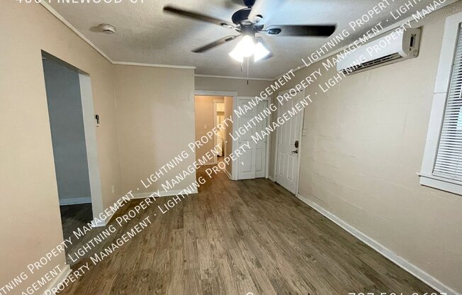 406 PINEWOOD CT