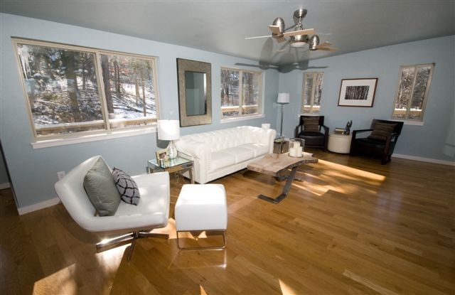 Beautiful lakefront home with gorgeous views