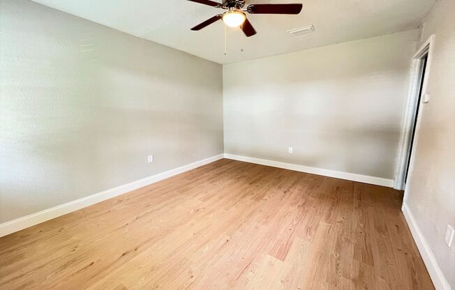 Renovated 2 Bedroom Jacksonville Heights Apartment