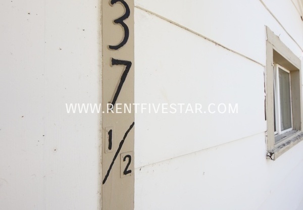 237 1/2 ROOSEVELT AVE