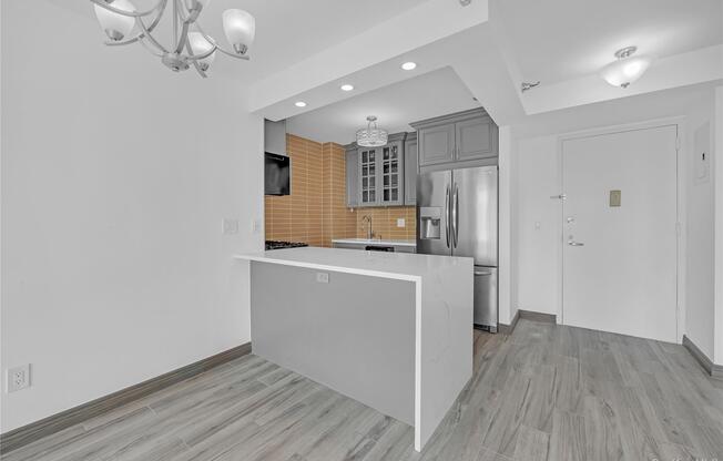 1 bed, 1 bath, 700 sqft, $3,950, Unit 25M