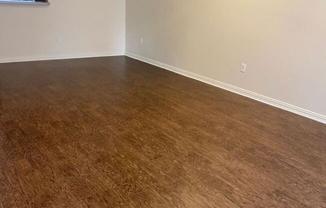 2 BEDROOM 2.5 BATH TOWNHOME