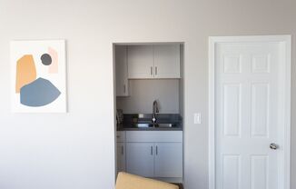 Studio, 1 bath, 414 sqft, $1,300, Unit 104