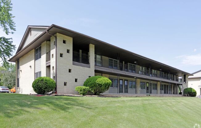 1 bed, 1 bath, 625 sqft, $865, Unit 4212 Wyndsor Terrace Building 2 #13