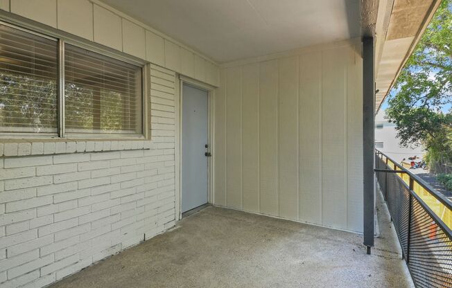1 bed, 1 bath, 755 sqft, $1,150, Unit 107