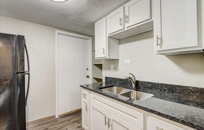 2 beds, 1 bath, 800 sqft, $1,425, Unit 4622-1