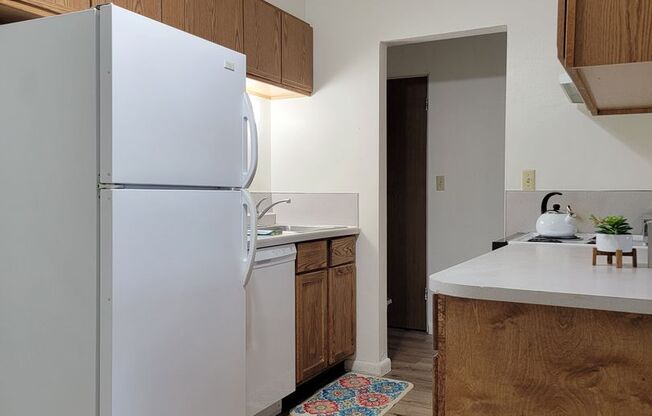 2 beds, 1 bath, 650 sqft, $879, Unit 15