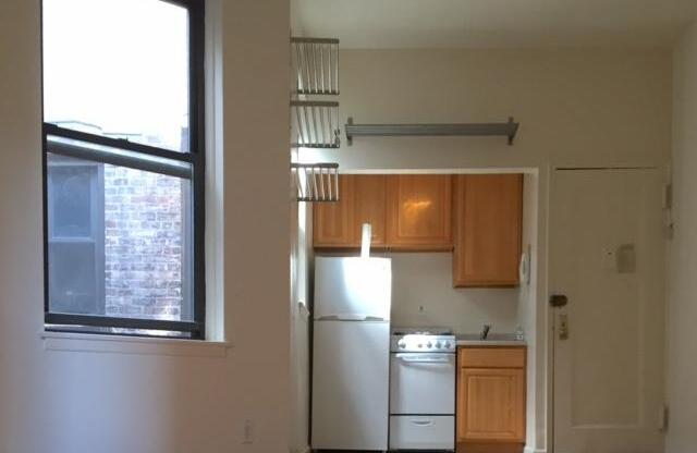 1 bed, 1 bath, $2,700, Unit 5-C