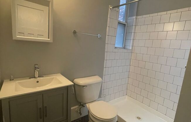 3 beds, 1 bath, 764 sqft, $1,795, Unit 6