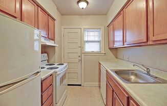 Historic Charm Meets Modern Comfort at Old English Court
